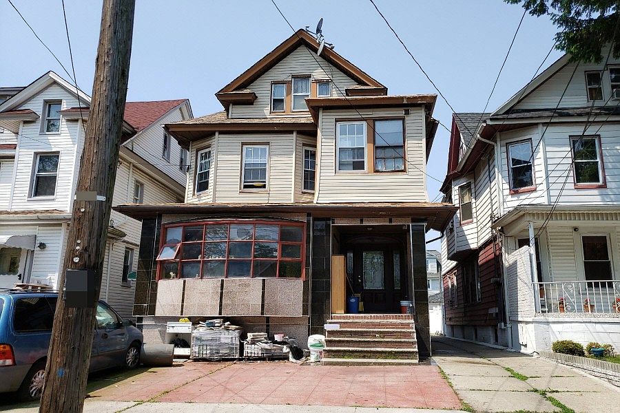 1st image of 9122 121st St