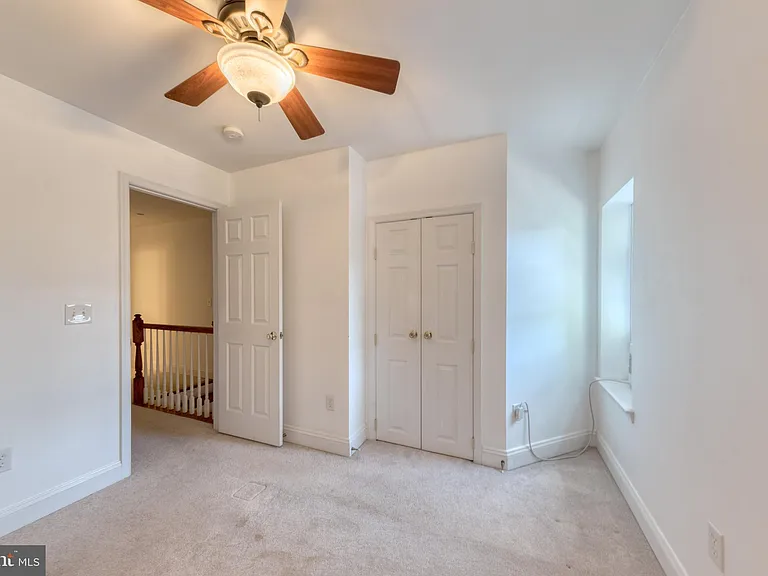 1818 Bank St — Photo 12