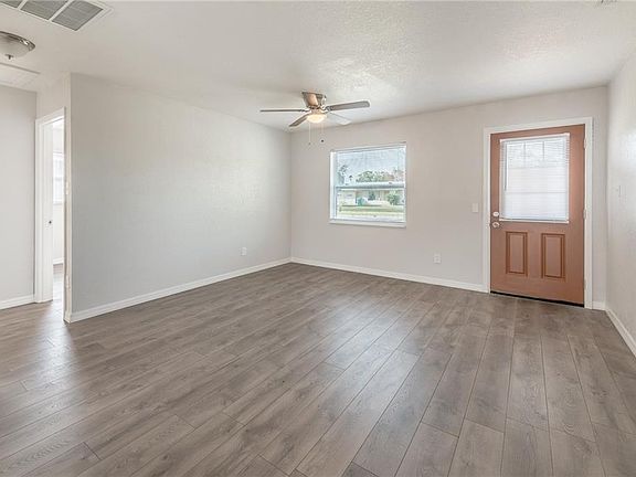 3rd image of 1837 S Ivey Ln