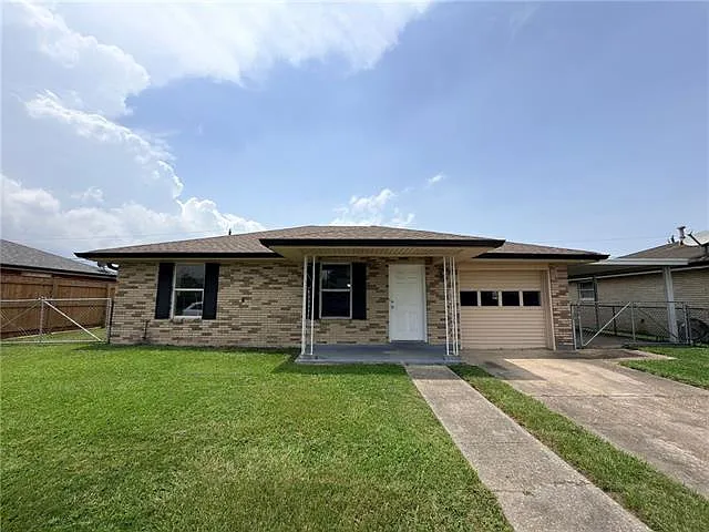 2400 Artillery Dr — Photo 1