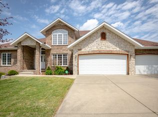 885 E Doubletree Ln, Springfield, MO 65810