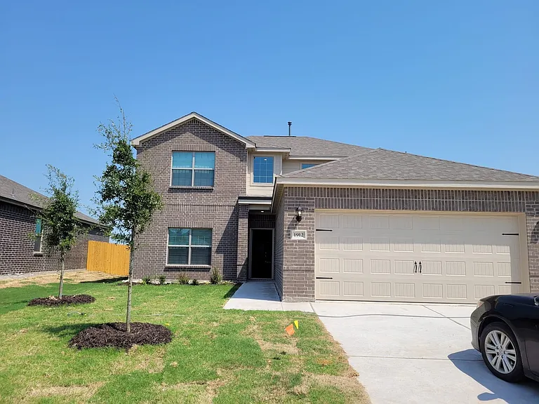 1912 Liam Dr — Photo 1