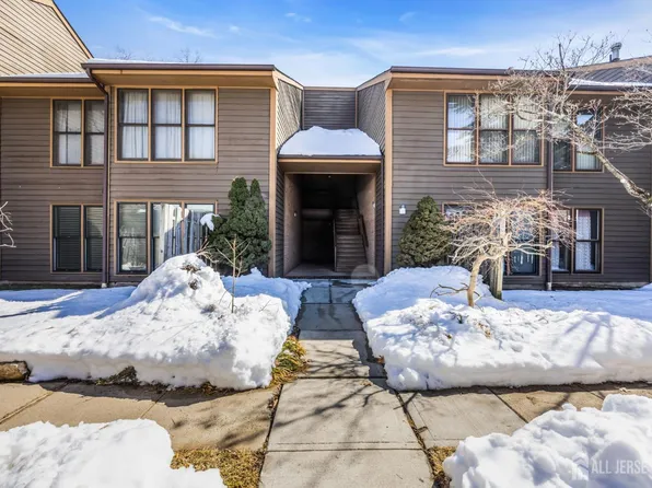 113 Heather Ct, Edison, NJ 08820