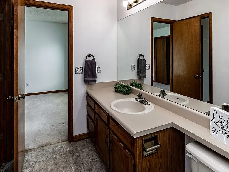6930 Native Cir — Photo 37