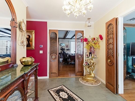 4th image of 25 Ruth Dr