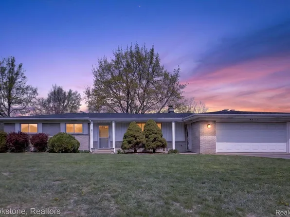 2732 Lacota Rd, Waterford, MI 48328