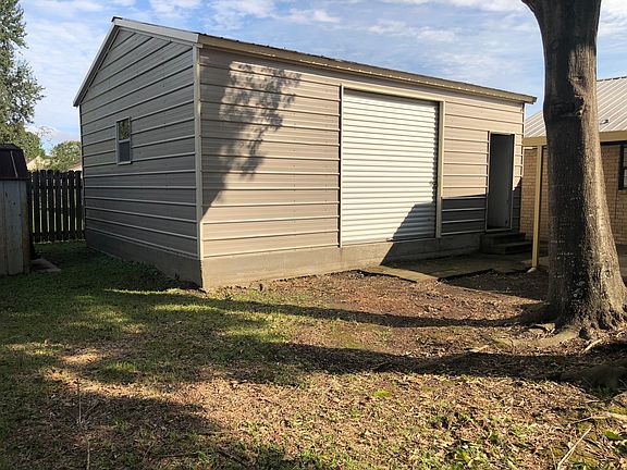 3rd image of 307 Marseilles Dr