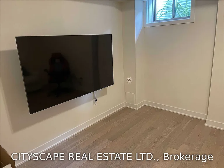 83 William Duncan Rd — Photo 8