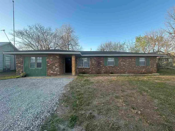 107 Oliver St, Sterling, OK 73567