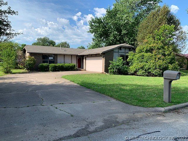 1st image of 428 E 136th Pl