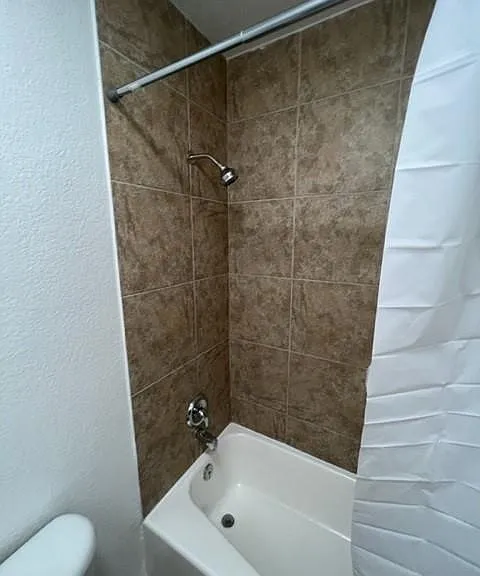 2640 NE 8th Ave #17 — Photo 11