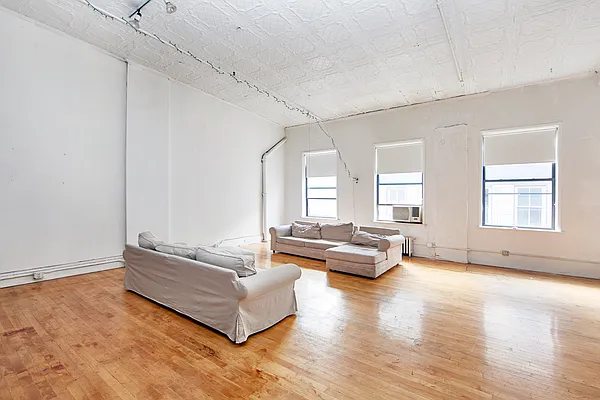 Rented by R New York | media 1