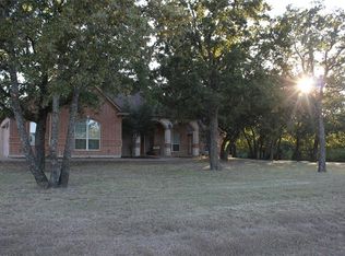 231 Oak Creek Cir, Springtown, TX 76082