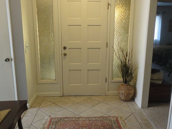 5th image of 1918 S Royal Oaks Dr