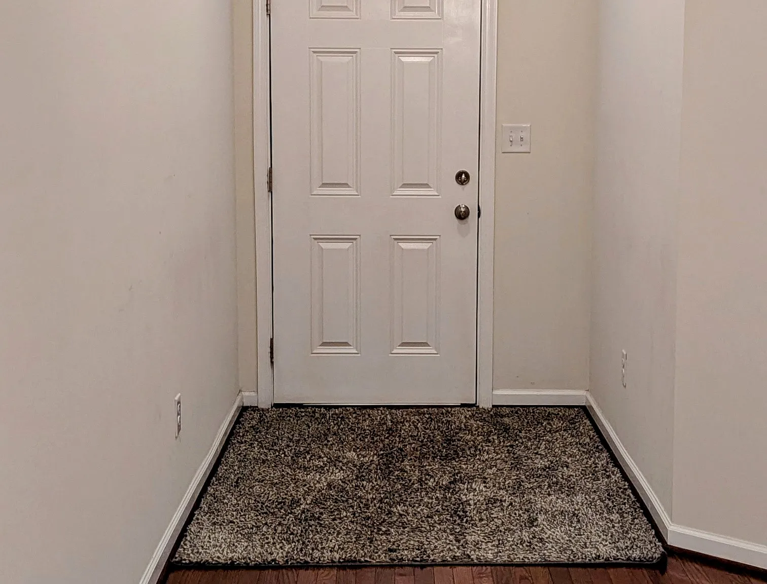 389 Redclover Ln — Photo 2