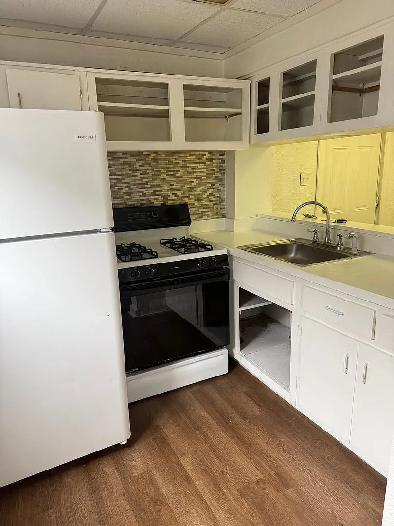 2 bed, 1323 sqft, $1,275 — Photo 4