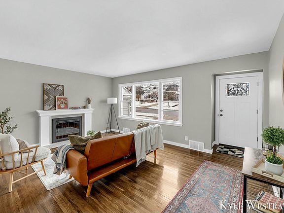 5th image of 1149 Northwood St NE