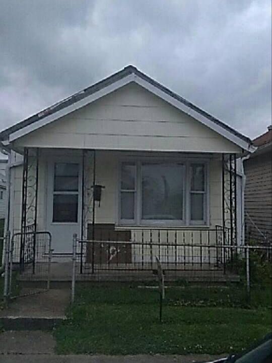 2nd image of 419 Pelham St