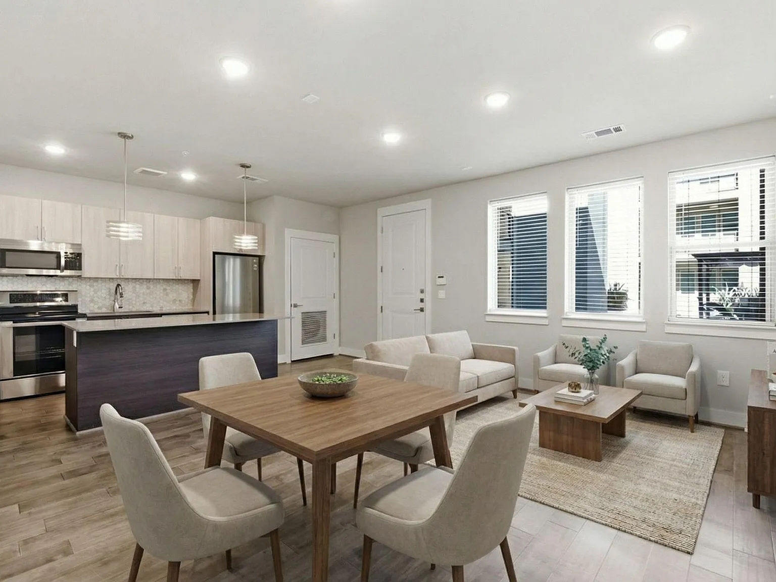 1 bed, 1.0 bath, 748 sqft, $1,650 — Photo 2