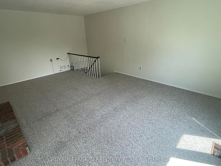 3151 Bracknell Cres — Photo 6