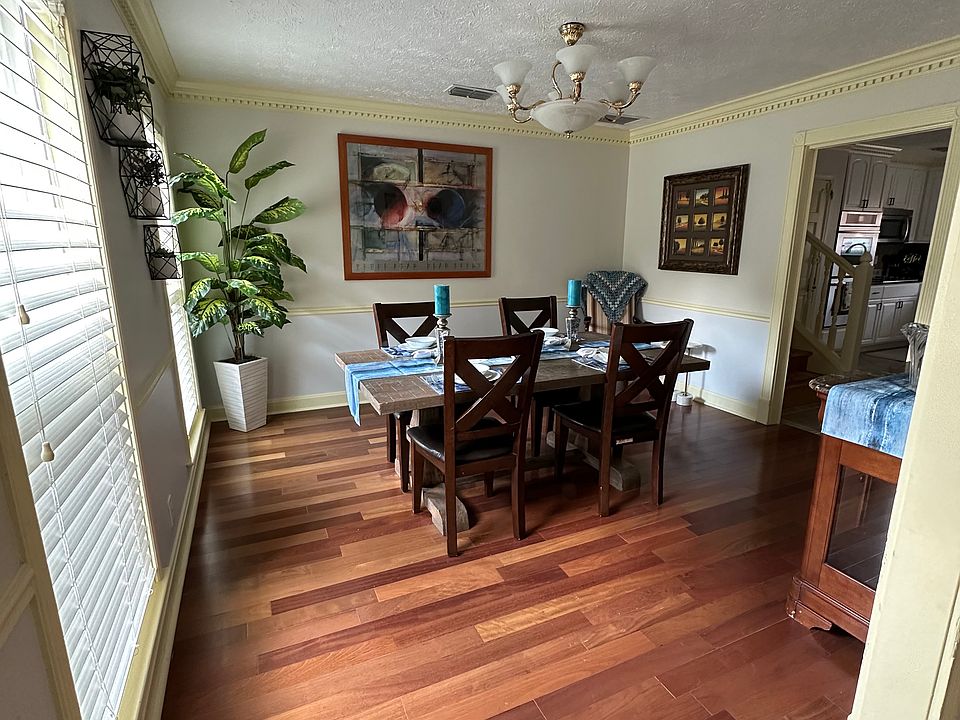 1st image of 4569 Oak Bay Dr W #2