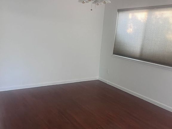 5th image of 870 Palm Cir