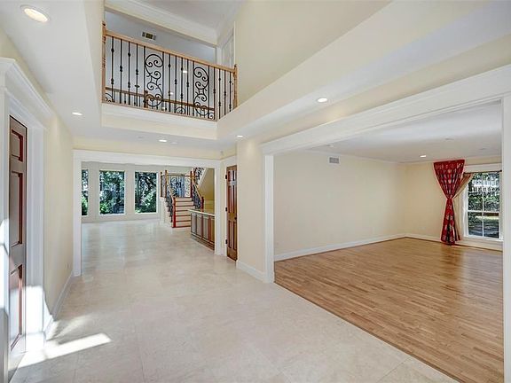 4th image of 11518 Summerhill Ln
