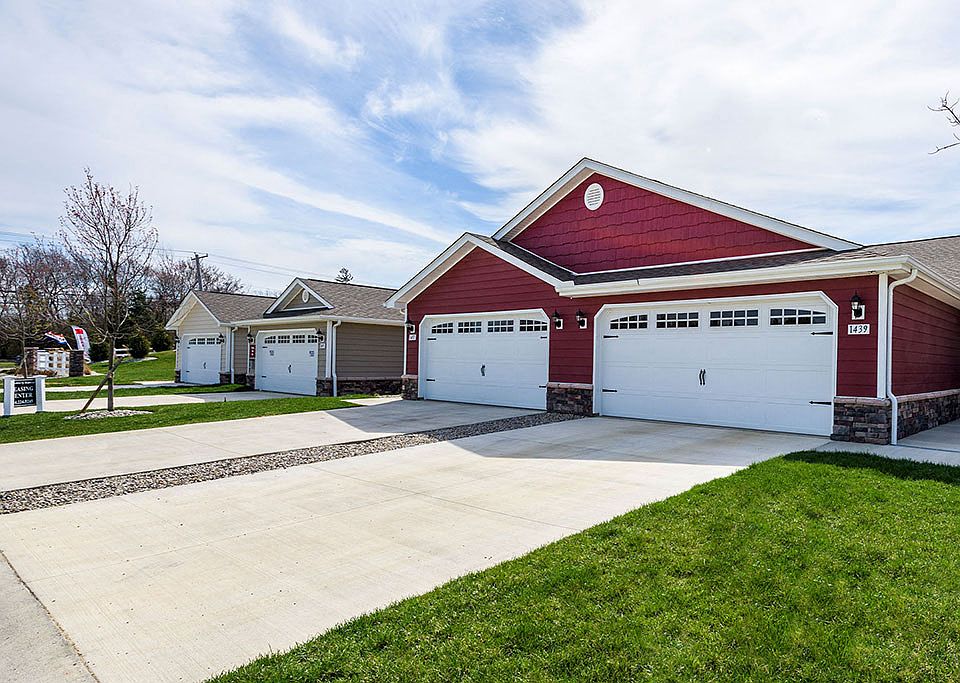 Apartments with Attached Garages