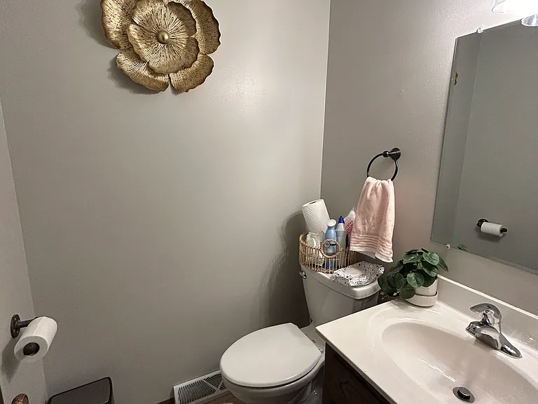 2711 Albany Ct — Photo 8