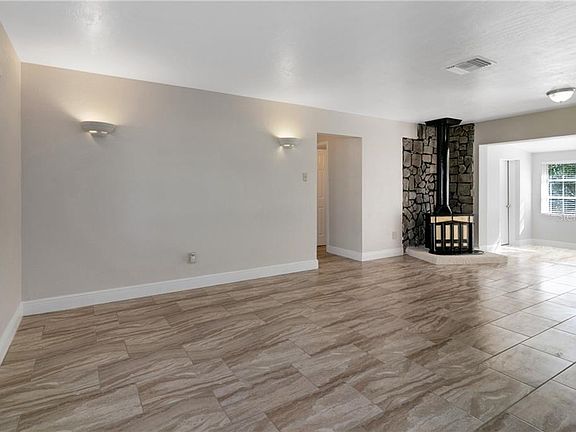 4th image of 2761 Kimberly Dr