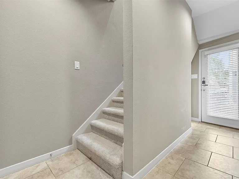 241 Lenox St — Photo 5