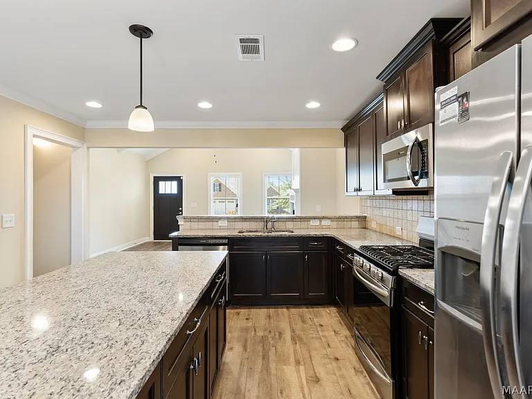 1005 Allison Dr — Photo 8