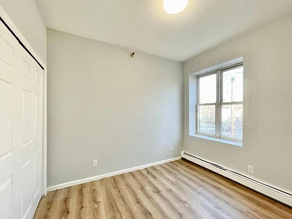 5th image of 235 6th Ave W #7