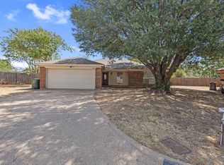 6229 Maple Springs Dr, Arlington, TX 76001