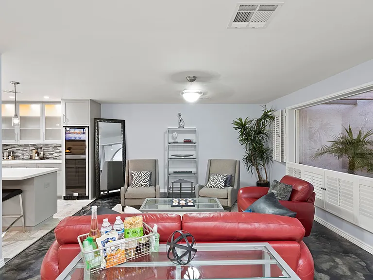 2532 E Desert Cove Ave — Photo 21