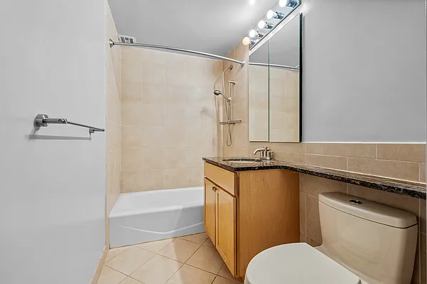 Sold by Poljan Properties Inc. | media 9