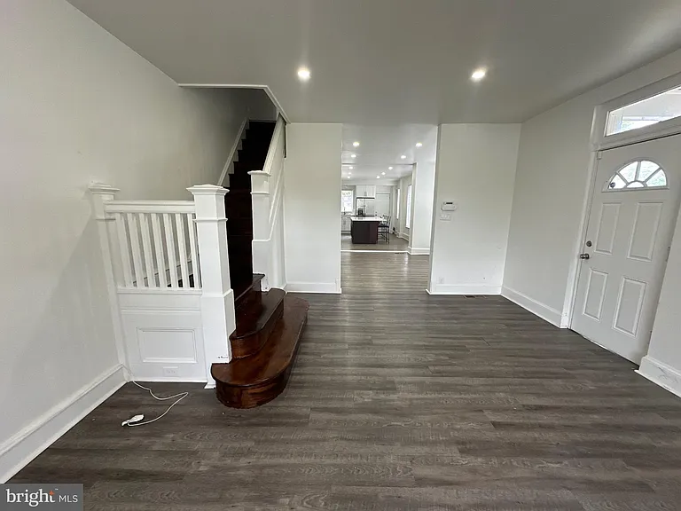 482 Martin St — Photo 6