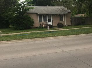 2053 Hayes Dr, Manhattan, KS 66502