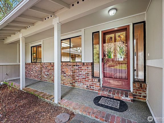 3rd image of 8875 Banner Road SE