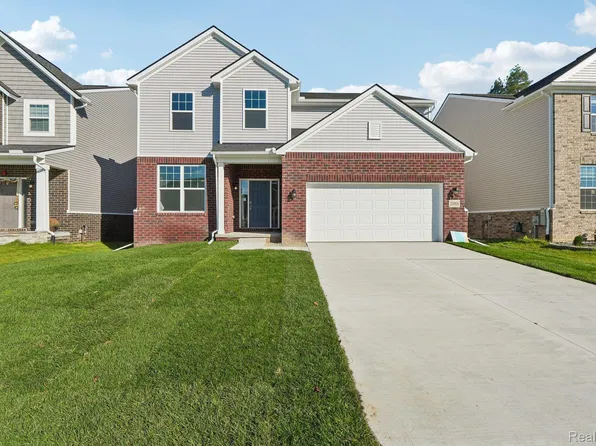 20908 Losino Dr, South Lyon, MI 48178