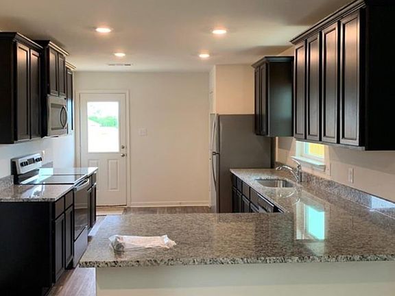 3rd image of 213 Crescent Park Dr