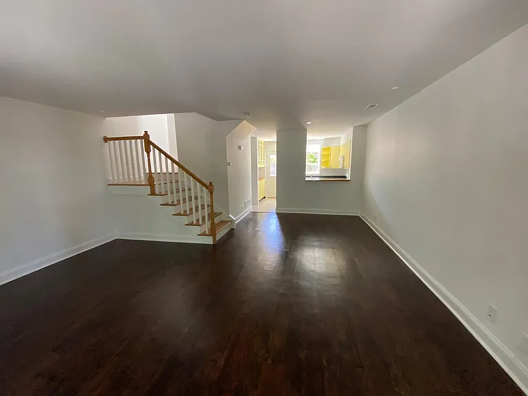 269 Montana St — Photo 4