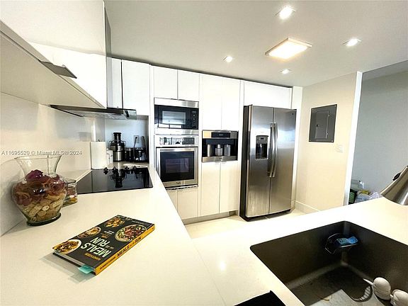5th image of 2780 NE 183rd St APT 1403