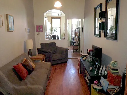 Rented by Premier Metro Realty Corp | media 9