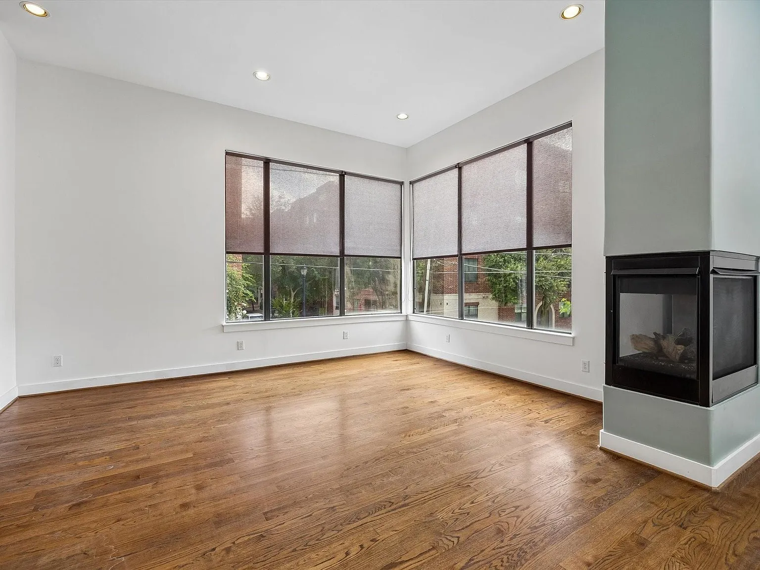 2 bed, 2.5 bath, 2597 sqft, $3,200 — Photo 3