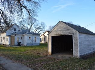 302 Elm St, Correctionville, IA 51016