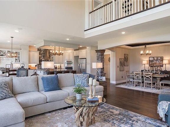 5th image of 4500 Hollyshire Way