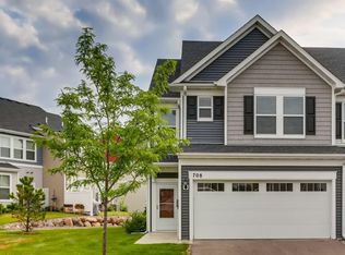 708 Rockburn Rd, Chanhassen, MN 55317