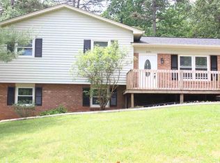 1195 E Poplar St, Conover, NC 28613