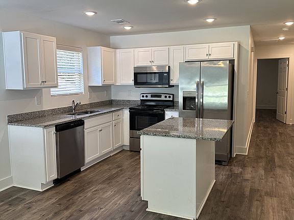 3rd image of 535 S Forest Ave